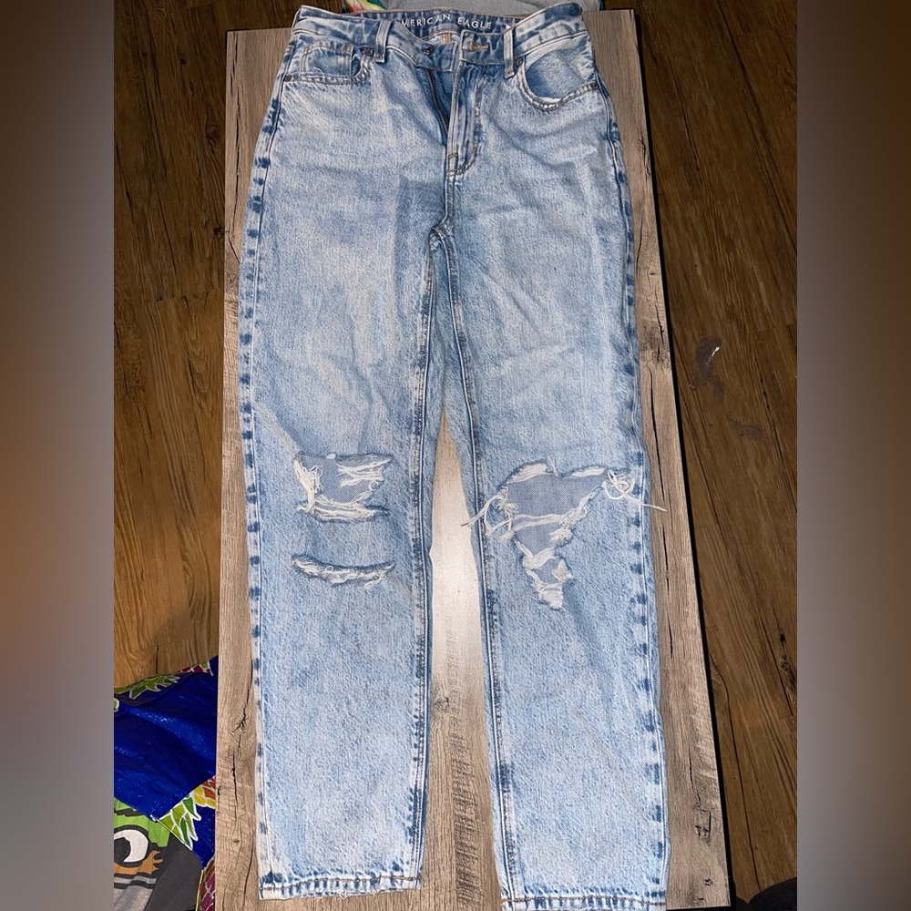 American eagle mom straight jeans Worn a few times  size 2
